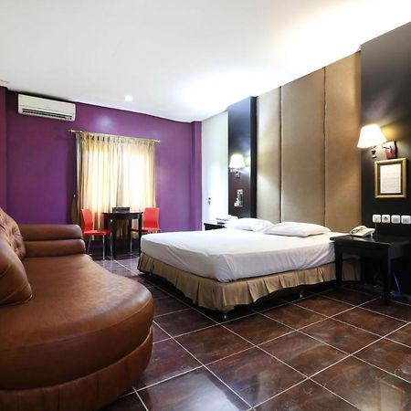 C'One Hotel Pulomas Jakarta Exteriör bild