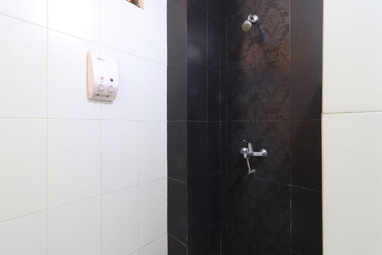 C'One Hotel Pulomas Jakarta Exteriör bild